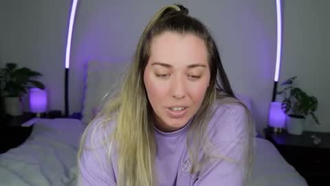 aussielulu online show from October 8, 12:20 pm