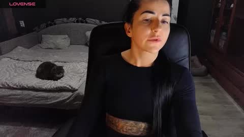 Ava online show from December 18, 6:45 pm