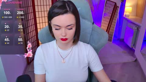 Ava online show from November 13, 2:27 pm