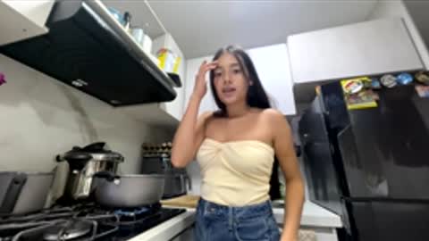              online show from April 27, 1:46 am