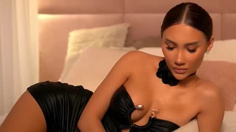 Ava online show from March 17, 1:42 am