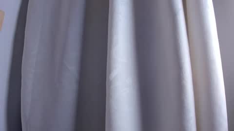 Snapshot of avaline_blanc chatting on January 9, 12:03 am Avaline Help me reach 100 likes TRANSMISSION EVERY DAY FROM 39 PM online show from January 9, 12:03 am