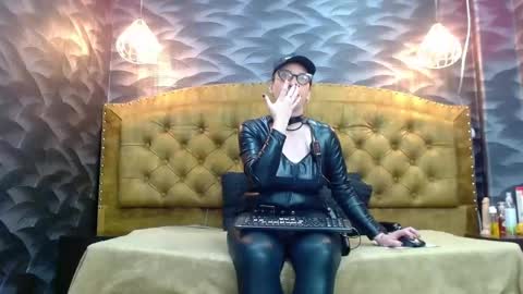 avanahomi online show from October 31, 11:14 am