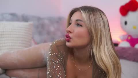 Carina online show from November 28, 10:35 pm