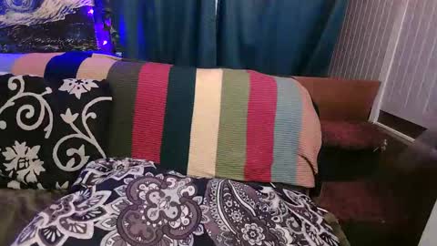 raven blue online show from November 15, 5:47 pm