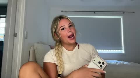 ur gf online show from April 15, 2:12 am