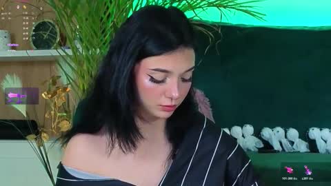 AveryWillow online show from November 17, 10:54 pm