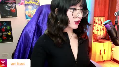 Saraaaa independent model 3 online show from December 5, 8:11 am