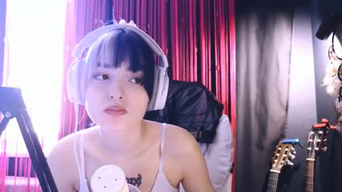 Snapshot of avi_nile chatting on October 16, 4:26 am Avriel online show from October 16, 4:26 am