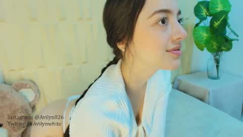 Avilyn online show from February 21, 4:19 pm