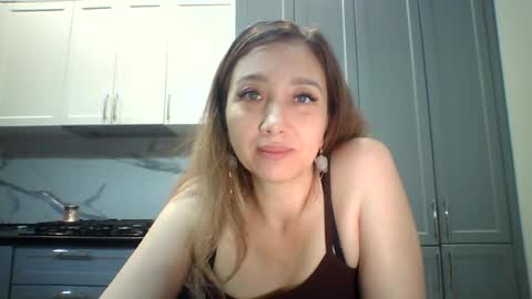avinelra online show from June 18, 4:56 pm