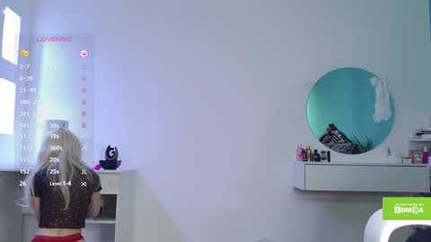 Snapshot of avr0ria chatting on January 16, 7:17 am avr0ria online show from January 16, 7:17 am