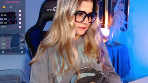 Avrill Morgan online show from December 19, 7:40 pm