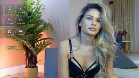 Snapshot of avrillcyrux chatting on September 13, 7:27 am AVRILL CYRUX online show from September 13, 7:27 am