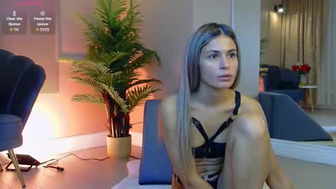 Snapshot of avrillcyrux chatting on September 17, 7:28 am AVRILL CYRUX online show from September 17, 7:28 am