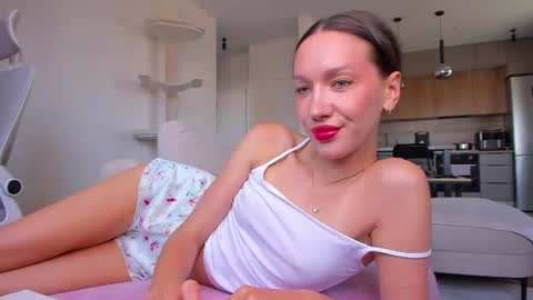 Awgustina online show from July 12, 11:33 am