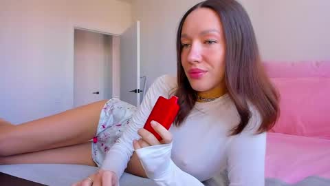 Awgustina online show from April 19, 10:15 am