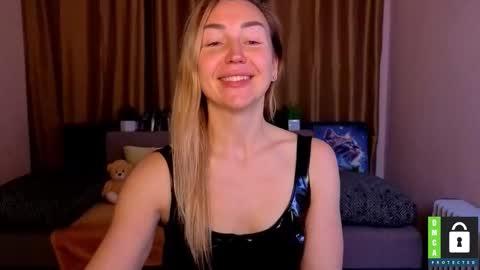 Jully online show from March 28, 6:51 pm