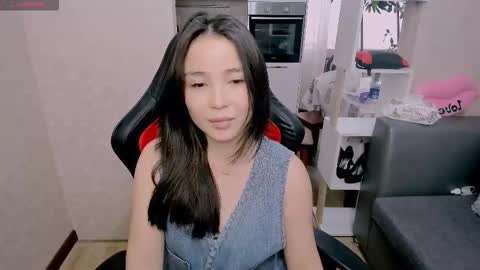 Snapshot of aya_moon chatting on October 6, 5:02 am Aya Moon online show from October 6, 5:02 am