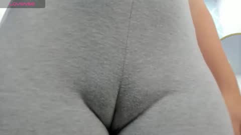 Alyda Jaramillo online show from September 29, 8:03 pm