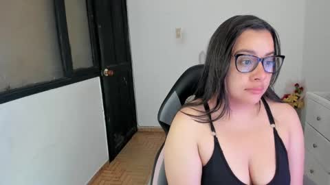 SandyMODELINDEPENDIENT online show from November 15, 11:55 am