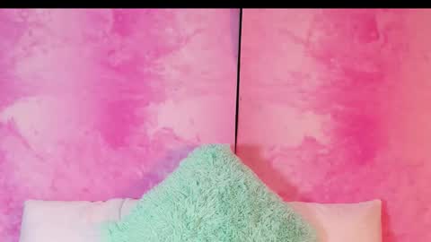 aylamarttinez online show from January 14, 1:43 am