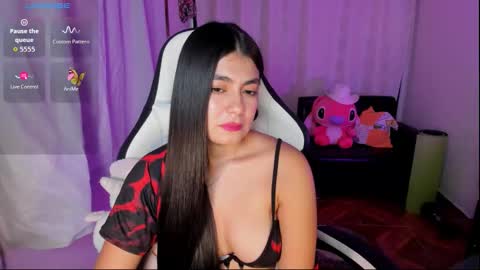 Snapshot of aylenmiller_ chatting on October 10, 2:38 am Aylen online show from October 10, 2:38 am