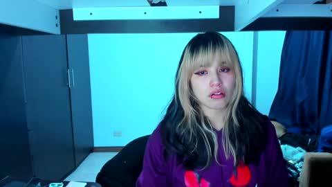 Azu Moure online show from January 10, 6:31 am