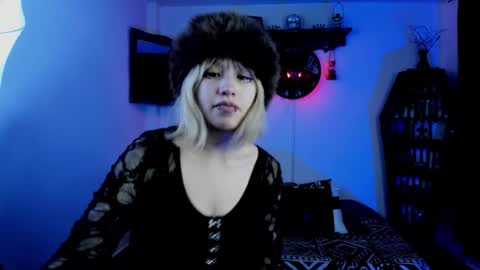 Azu Moure online show from October 16, 11:51 pm