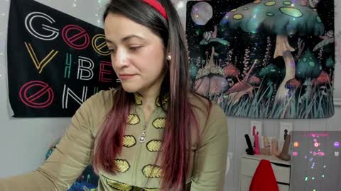 Snapshot of azucenaxxxgp chatting on December 18, 3:00 pm Azucena R online show from December 18, 3:00 pm