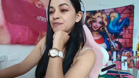 Azucena R online show from June 2, 3:35 pm