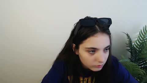 Snapshot of azumi_chan_ chatting on October 18, 7:33 am azumi_chan_ online show from October 18, 7:33 am