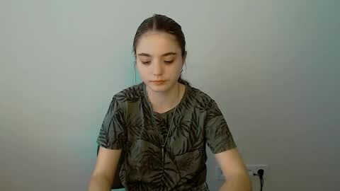 Snapshot of azumi_chan_ chatting on September 22, 5:39 am azumi_chan_ online show from September 22, 5:39 am