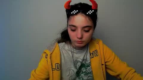 Snapshot of azumi_chan_ chatting on October 12, 1:35 pm azumi_chan_ online show from October 12, 1:35 pm