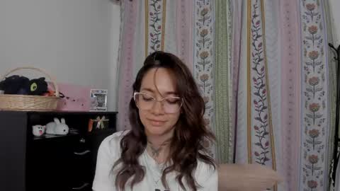 azumi saan online show from May 18, 1:37 am