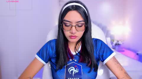 Azura online show from June 26, 7:37 pm