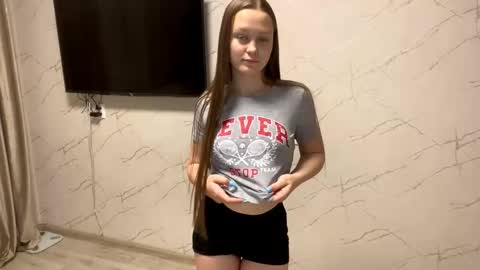 Anny Simpson online show from October 24, 1:40 pm