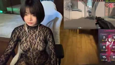 Snapshot of babiej_ chatting on October 19, 12:23 am Jialyn online show from October 19, 12:23 am
