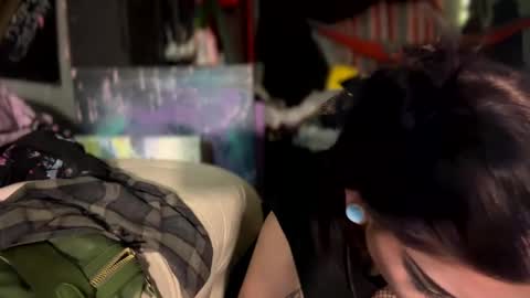 Snapshot of baby_buddha chatting on March 11, 10:18 am baby buddha online show from March 11, 10:18 am