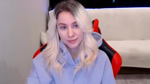 Snapshot of baby_kitte chatting on December 10, 5:07 am baby_kitte online show from December 10, 5:07 am