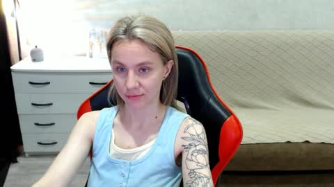 Snapshot of baby_kitte chatting on October 14, 3:31 am baby_kitte online show from October 14, 3:31 am
