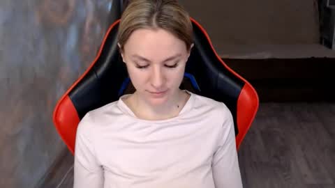 baby_kitte online show from February 18, 4:11 am