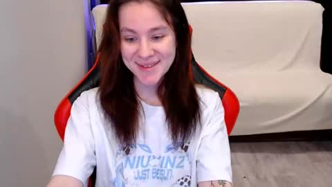 Snapshot of baby_kitte chatting on December 19, 3:29 am baby_kitte online show from December 19, 3:29 am