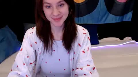 Snapshot of baby_kitte chatting on December 22, 3:00 am baby_kitte online show from December 22, 3:00 am