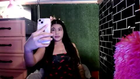 mae online show from November 5, 3:17 pm