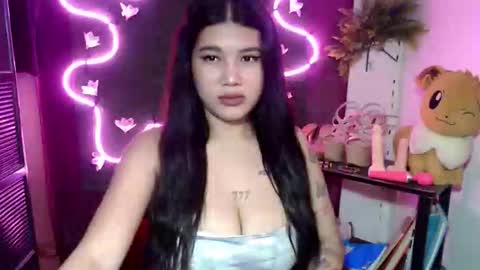 mae online show from November 7, 8:58 pm