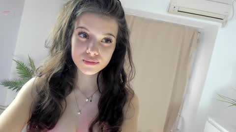 Aylin  online show from November 20, 6:47 am