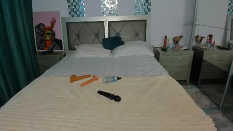 Lexxy online show from June 25, 6:51 am
