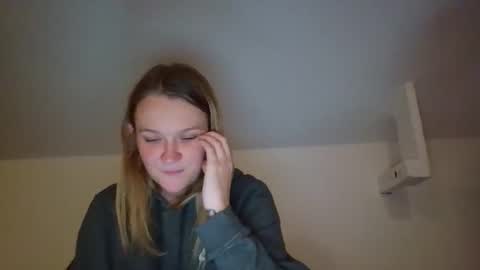 babykay03 online show from October 31, 2:46 am