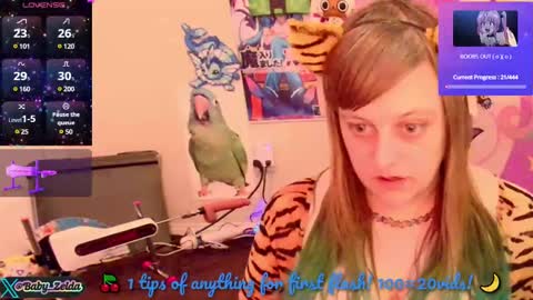 Snapshot of babyzelda chatting on December 15, 3:31 pm BabyZelda online show from December 15, 3:31 pm